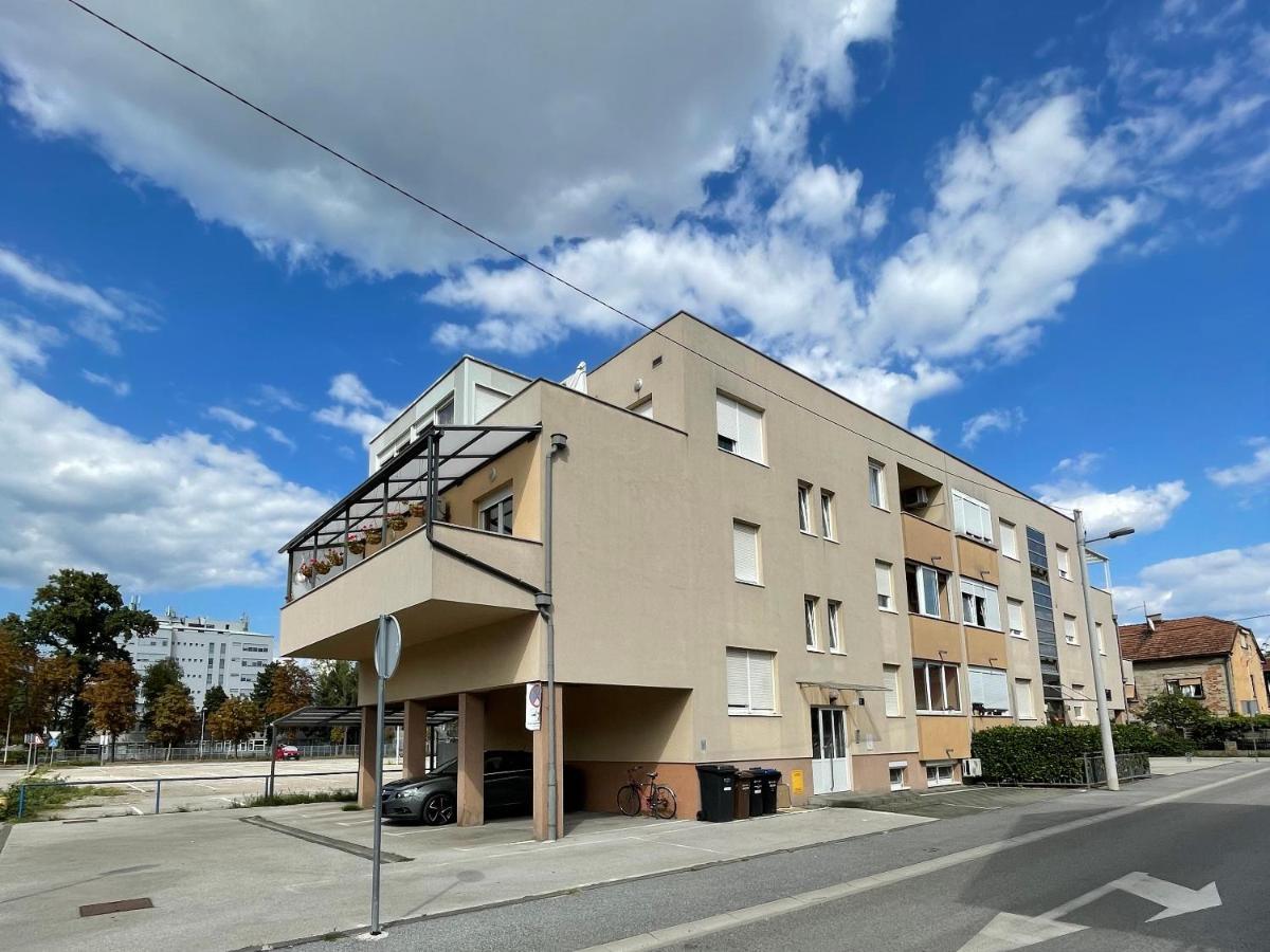 Lipa Apartment Zagreb Extérieur photo